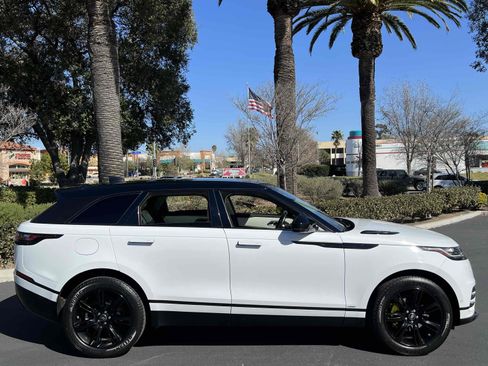 Used 2019 Land Rover Range Rover Velar R-Dynamic SE image 17