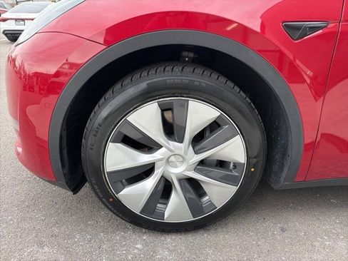 Used 2021 Tesla Model Y Long Range image 4