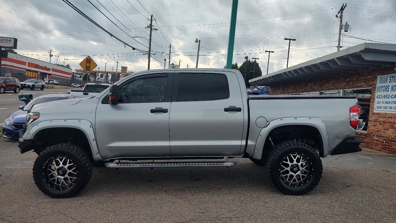 Used 2016 Toyota Tundra SR5 w/ SR5 Upgrade Package AWD/4WD image 4