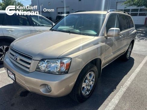Used 2005 Toyota Highlander 2WD V6 image 1