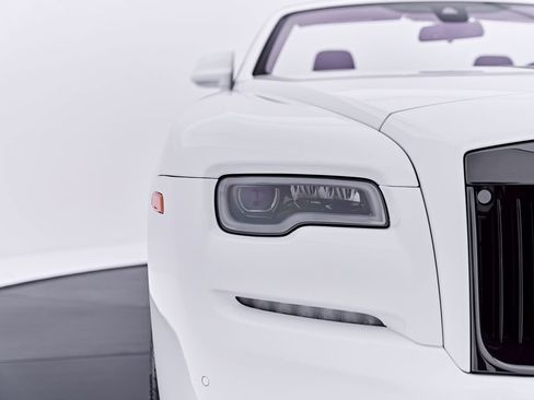 Used 2020 Rolls-Royce Dawn RWD image 32