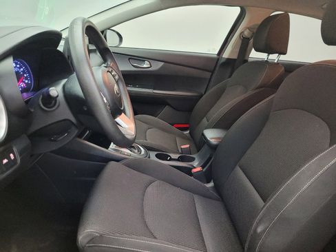 Used 2021 Kia Forte LXS FWD image 17