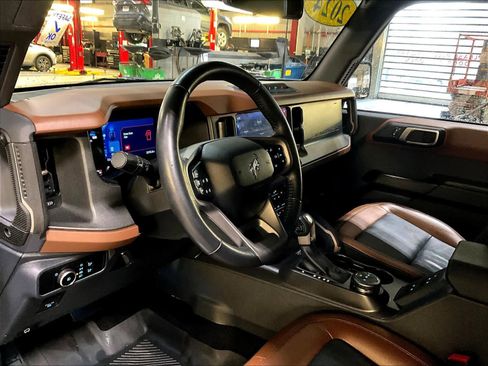 Used 2024 Ford Bronco Outer Banks image 8