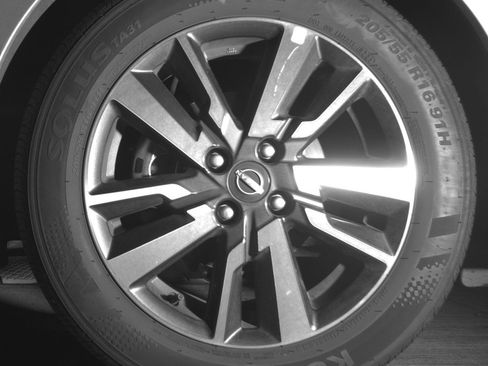 Used 2025 Nissan Versa SV FWD image 12