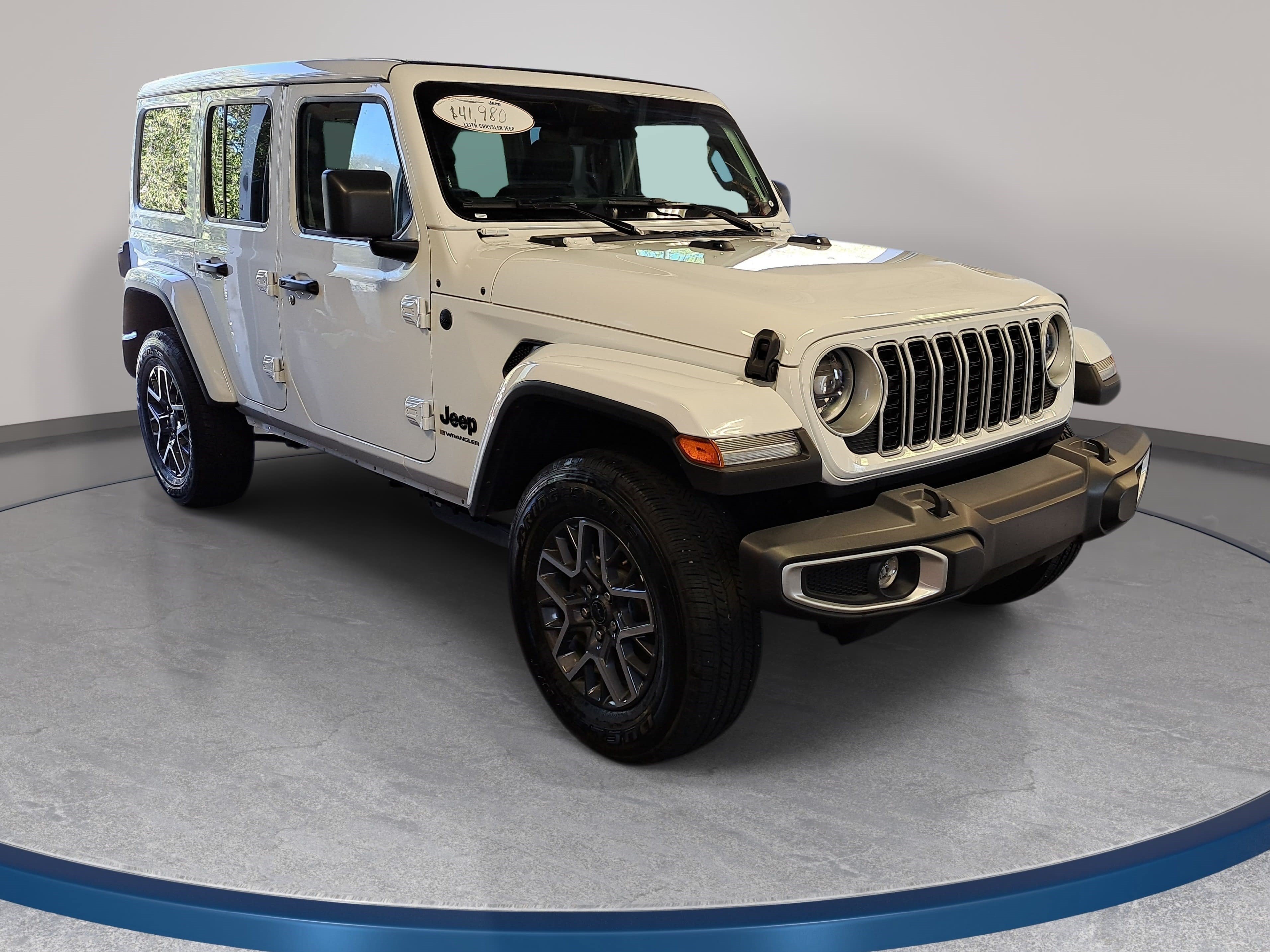 Used 2026 Jeep Wrangler Unlimited Sahara AWD/4WD image 3