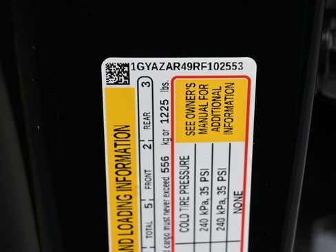 Certified 2024 Cadillac XT4 Luxury w/ Cold Weather Package FWD image 9