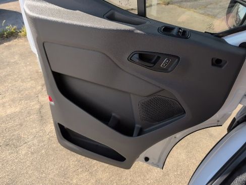 New 2025 Ford Transit 250 148 Medium Roof image 22