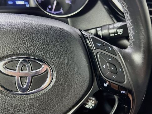Used 2018 Toyota C-HR XLE FWD image 20