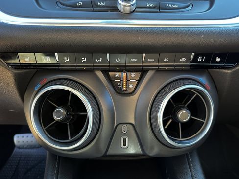 Used 2020 Chevrolet Blazer LT w/ Sound & Technology Package image 30