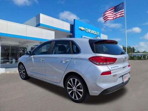 Used 2018 Hyundai Elantra GT image 6