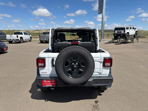 Used 2025 Jeep Wrangler Sport AWD/4WD image 32