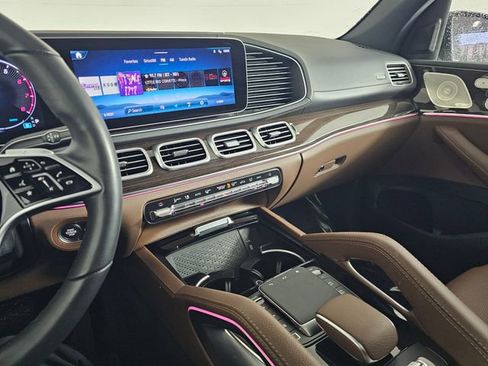 Used 2025 Mercedes-Benz GLS 450 4MATIC image 34