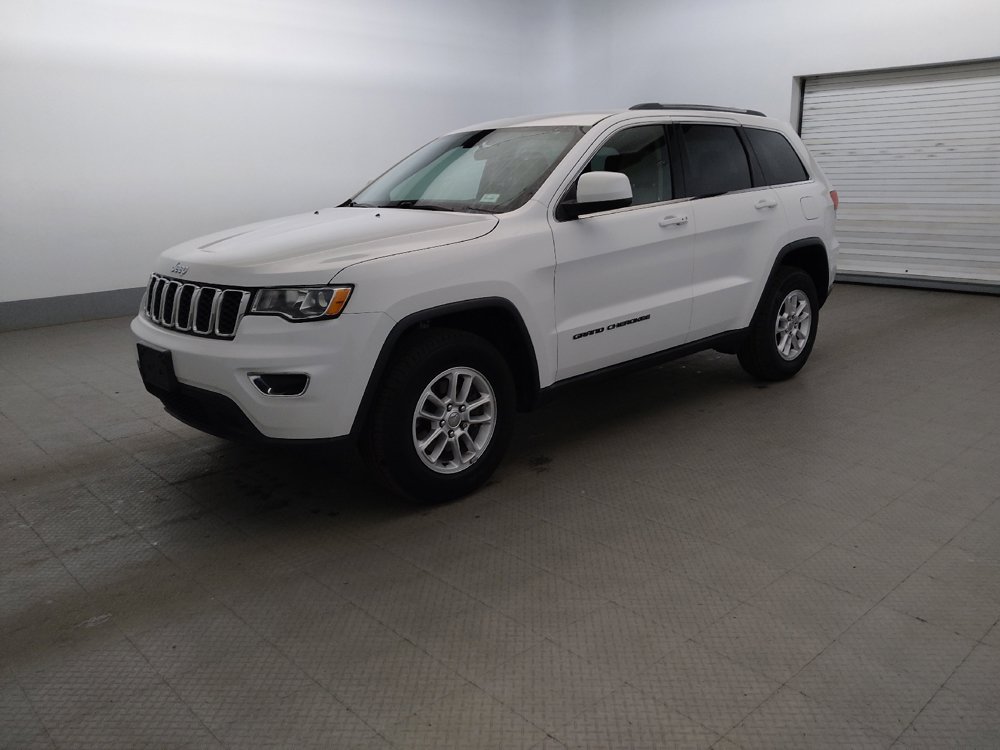 Used 2018 Jeep Grand Cherokee Laredo AWD/4WD image 2