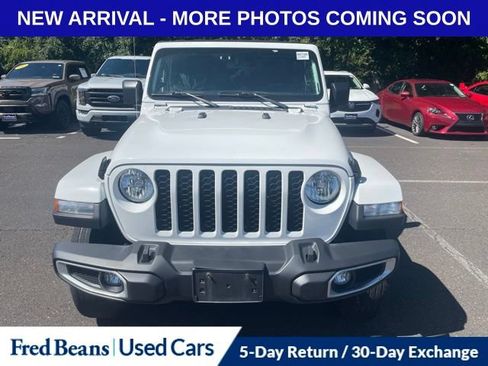 Used 2023 Jeep Gladiator Sport AWD/4WD image 2