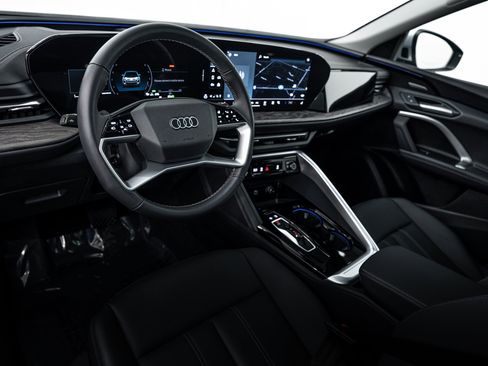Used 2025 Audi Q5 Premium w/ Premium Plus AWD/4WD image 8