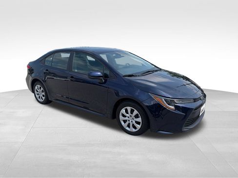 Used 2025 Toyota Corolla LE FWD image 8