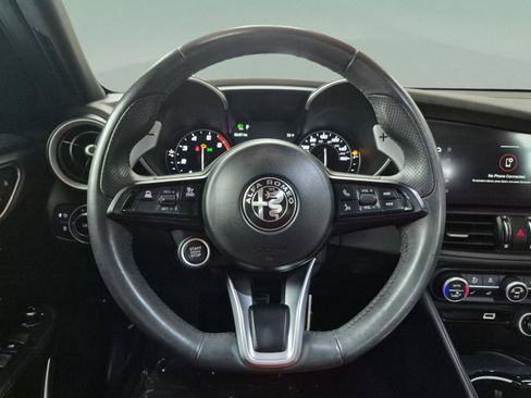 Used 2023 Alfa Romeo Giulia Veloce RWD image 40