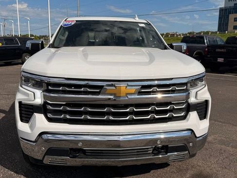 Used 2024 Chevrolet Silverado 1500 LTZ AWD/4WD image 29