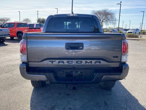 Used 2021 Toyota Tacoma TRD Sport w/ Technology Package image 5
