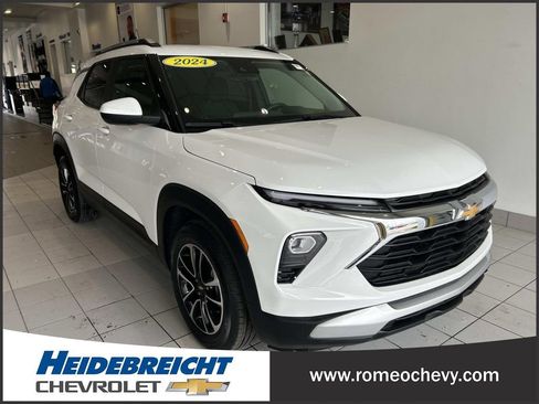 Used 2024 Chevrolet TrailBlazer LT FWD image 1