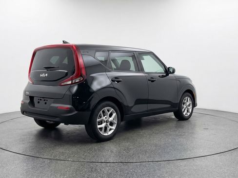 Used 2025 Kia Soul LX w/ LX Technology Package image 9