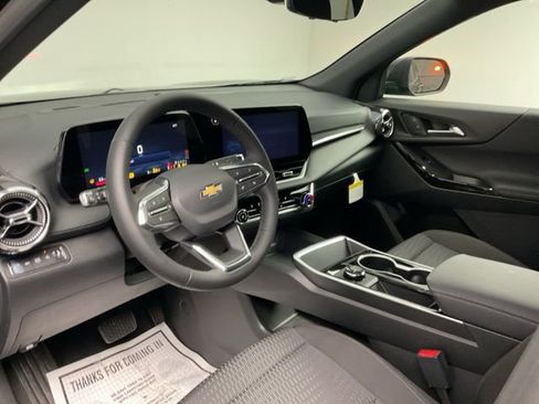 New 2026 Chevrolet Equinox LT w/ Safety and Technology Package AWD/4WD image 11