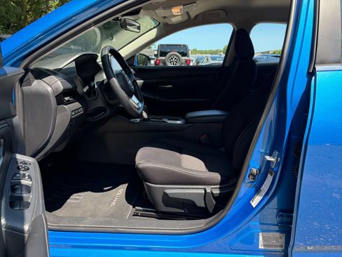 Used 2025 Nissan Sentra SV FWD image 24