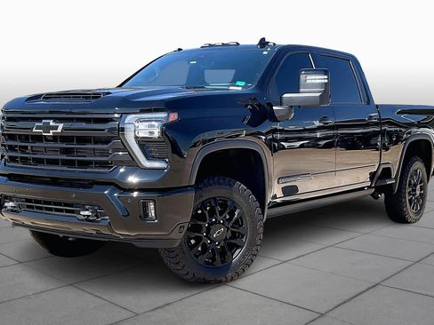 Used 2025 Chevrolet Silverado 2500 High Country w/ High Country Premium Package image 3