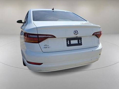 Used 2019 Volkswagen Jetta SE w/ Cold Weather Package FWD image 8