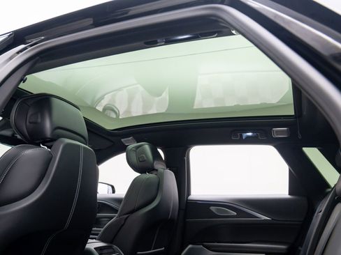 New 2026 Cadillac Lyriq V w/ LPO, Red Accent Package image 19