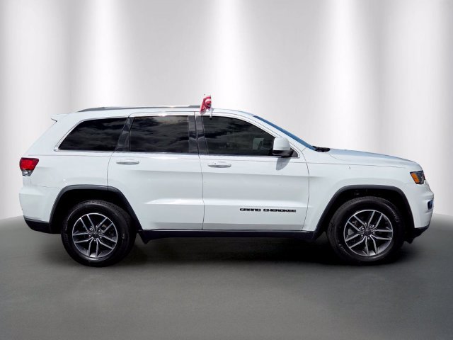 Used 2020 Jeep Grand Cherokee Laredo w/ 18" Wheel & 8.4" Radio Group RWD image 6