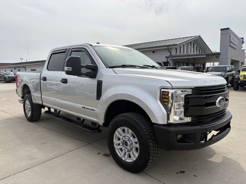 Used 2019 Ford F250 XLT image 3