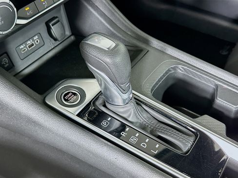 Used 2025 Nissan Sentra SV image 24