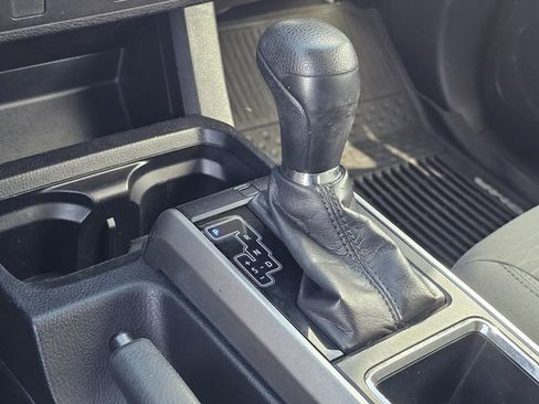 Used 2017 Toyota Tacoma SR5 image 20