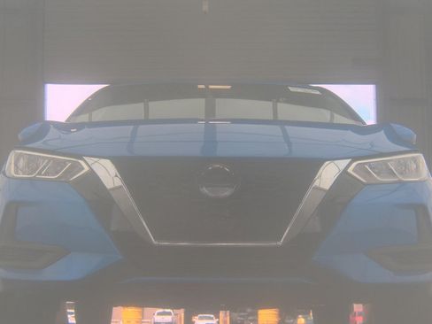 Used 2020 Nissan Sentra SV FWD image 3