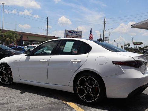 Used 2024 Alfa Romeo Giulia Veloce RWD image 7