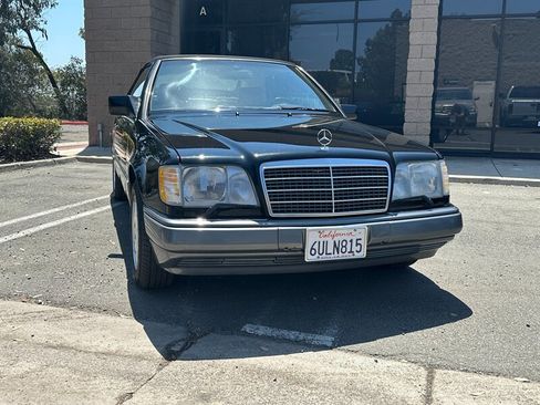 Used 1995 Mercedes-Benz E 320 Convertible image 4