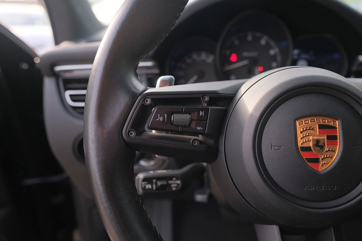 Used 2023 Porsche Macan Turbo AWD/4WD image 15