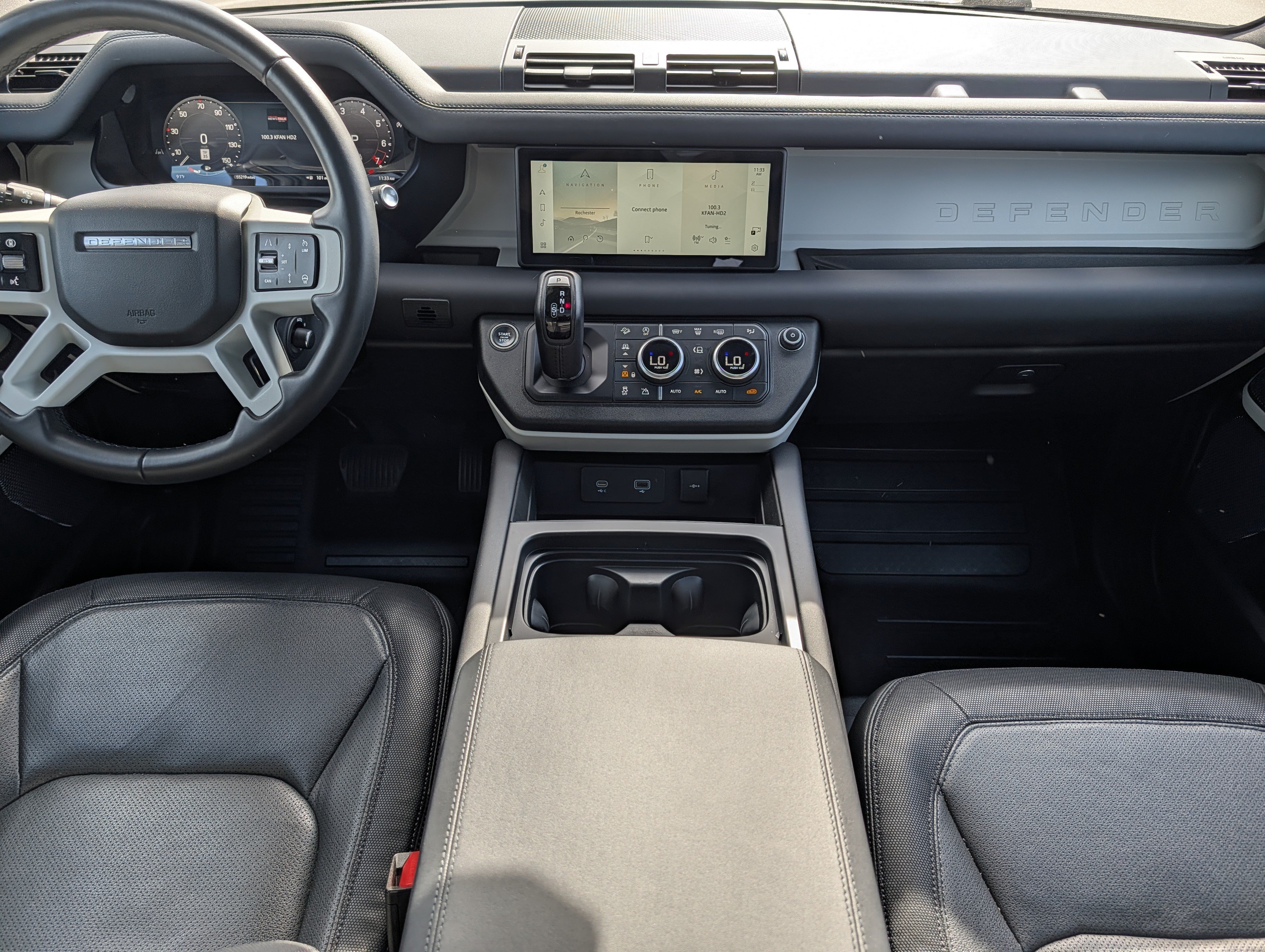 Used 2024 Land Rover Defender 110 X-Dynamic SE AWD/4WD image 13