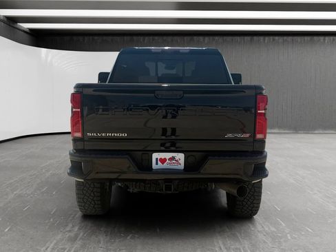 Used 2025 Chevrolet Silverado 2500 ZR2 w/ Technology Package AWD/4WD image 4