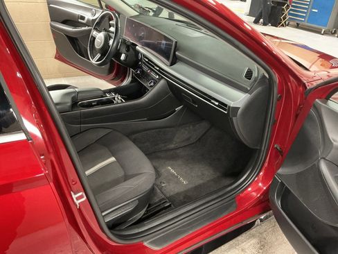 Certified 2024 Hyundai Sonata SEL w/ Convenience Package image 16