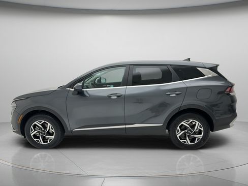 Used 2024 Kia Sportage LX AWD/4WD image 7