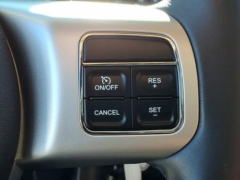 Used 2016 Jeep Compass High Altitude image 9