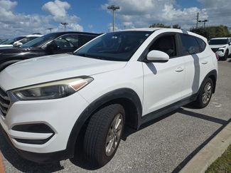 Used 2017 Hyundai Tucson SE video 1