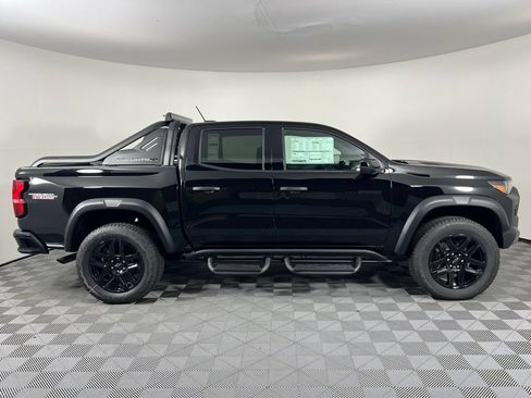 New 2025 Chevrolet Colorado Trail Boss w/ Midnight Edition AWD/4WD image 10