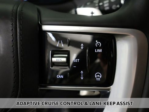 Used 2025 Land Rover Range Rover Autobiography AWD/4WD image 6