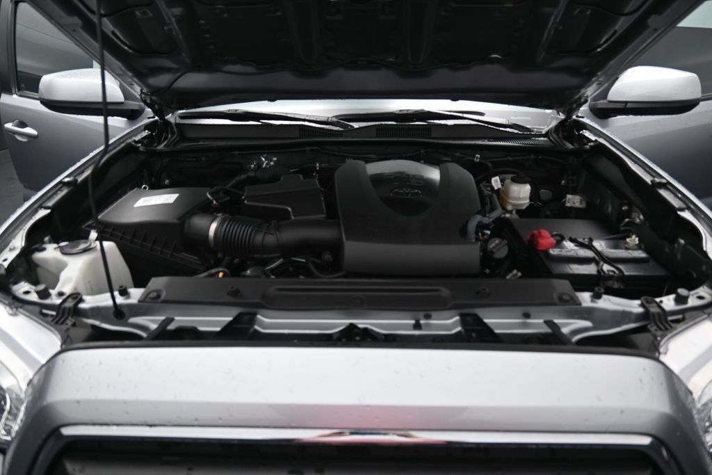 Used 2023 Toyota Tacoma SR5 AWD/4WD image 33