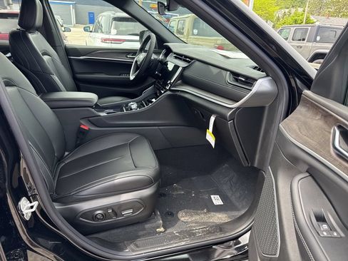 New 2026 Jeep Grand Cherokee L Limited AWD/4WD image 10