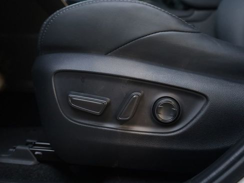 Used 2022 Toyota Venza XLE AWD/4WD image 27