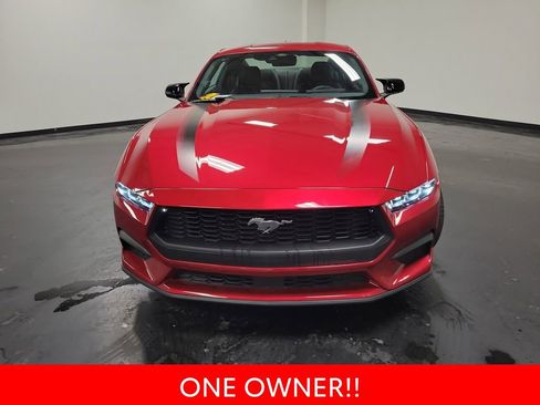 Used 2024 Ford Mustang Coupe image 3